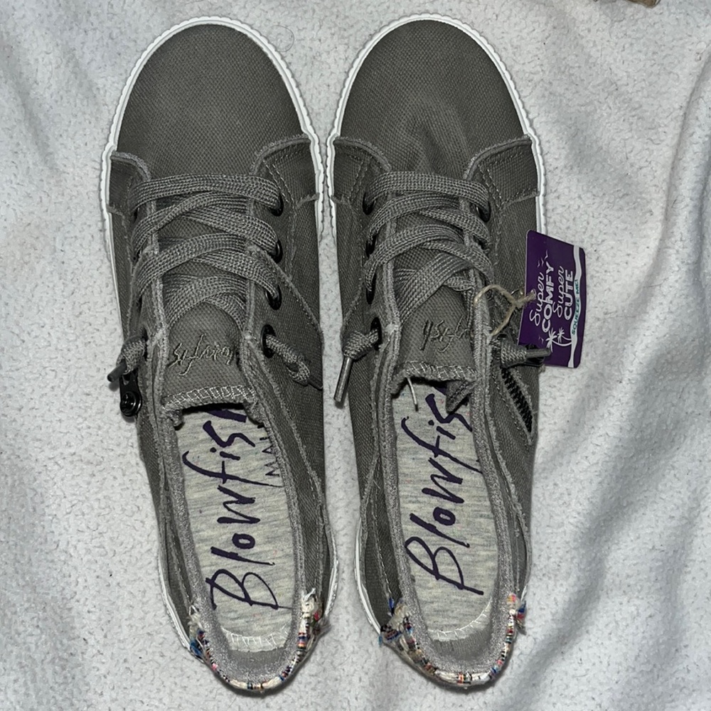 Women size 8 Blowfish shoes
